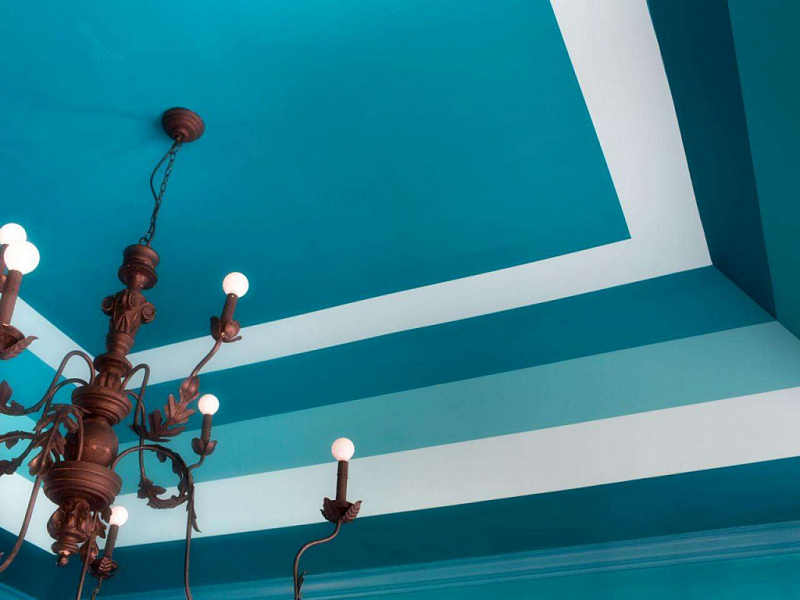 Акриловая краска для потолка – самый популярный выбор
